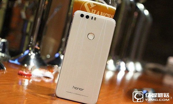 荣耀8和vivo X7哪个漂亮 外观比照