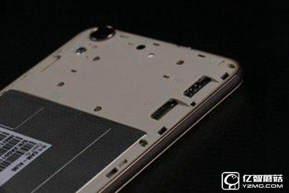 尖phone对决：荣耀5A PK 红米Note 3（暂不发布） 