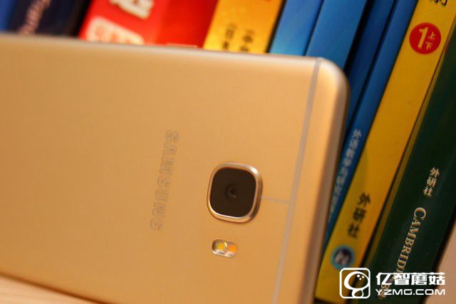 三星Galaxy C5评测：PK国产的正确姿态 