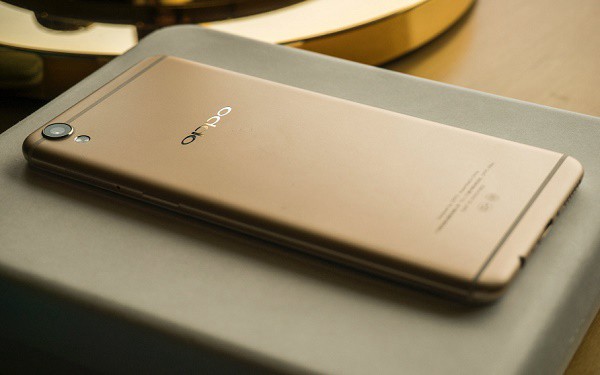 OPPO R9降价了 仅比vivo X7贵1元