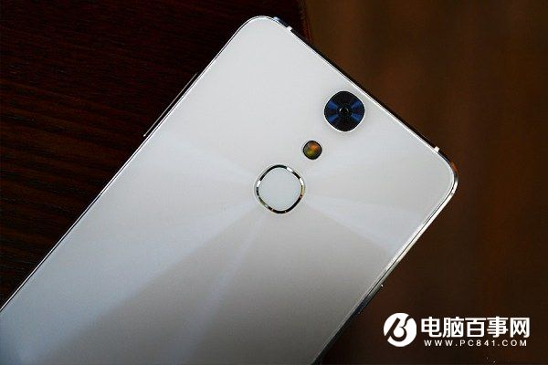 TCL 750正式发布 价格1993元